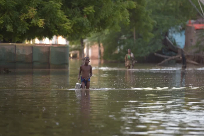 chuvas-provocam-inundacoes-e-matam-dezenas-no-quenia