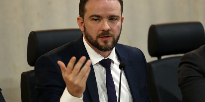 governo-propoe-subsidio-de-r$-1,20-ao-diesel-apos-impasse-do-icms governo-propoe-subsidio-de-r$-1,20-ao-diesel-apos-impasse-do-icms