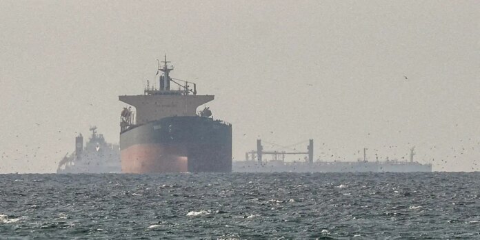 emirados-arabes-unidos-reclamam-que-ormuz-segue-controlado-pelo-ira