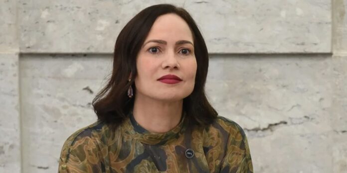 servidora-ana-cristina-viana-assume-comando-do-inss