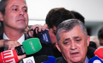 José Guimarães diz ser contra socorro do governo federal ao BRB jose-guimaraes-diz-ser-contra-socorro-do-governo-federal-ao-brb