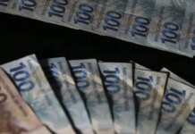 Dívida Pública Federal cai 2,34% em março e volta aos R$ 8,6 trilhões divida-publica-federal-cai-2,34%-em-marco-e-volta-aos-r$-8,6-trilhoes