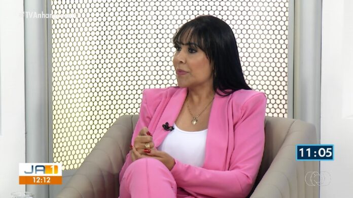 deputada-janad-e-levada-para-sede-da-pf-apos-fazer-saque-em-banco-de-palmas