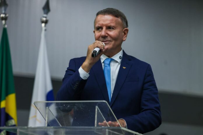 eduardo-siqueira-recebe-alta-apos-internacao-por-problema-cardiaco-em-palmas