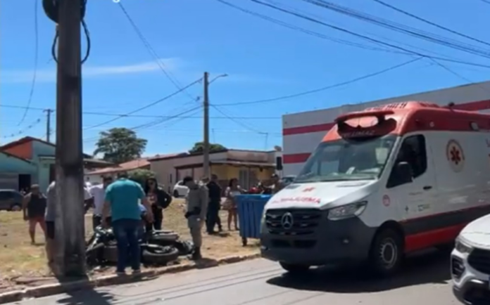 motociclista-morre-apos-moto-ser-atingida-na-traseira-por-carro-e-bater-em-poste-no-tocantins