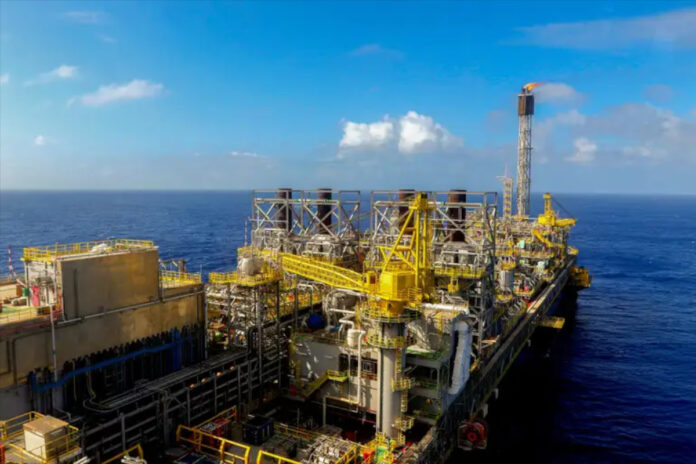 estoques-globais-de-petroleo-recuam-em-ritmo-recorde-devido-a-guerra