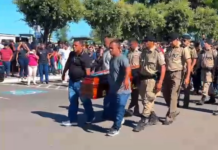Militares prestam homenagem a policial que morreu após sofrer queimaduras ao fritar peixe; VÍDEO militares-prestam-homenagem-a-policial-que-morreu-apos-sofrer-queimaduras-ao-fritar-peixe;-video