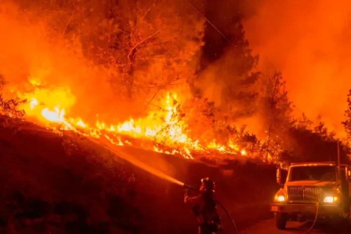 incendios-florestais-avancam-no-sul-da-europa-e-deslocam-milhares-de-pessoas