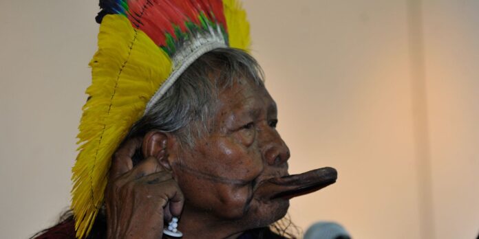cacique-raoni-apresenta-boa-evolucao-clinica-e-vai-para-enfermaria cacique-raoni-apresenta-boa-evolucao-clinica-e-vai-para-enfermaria