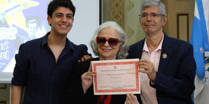 ufrj-da-diploma-55-anos-depois-da-morte-de-stuart-angel