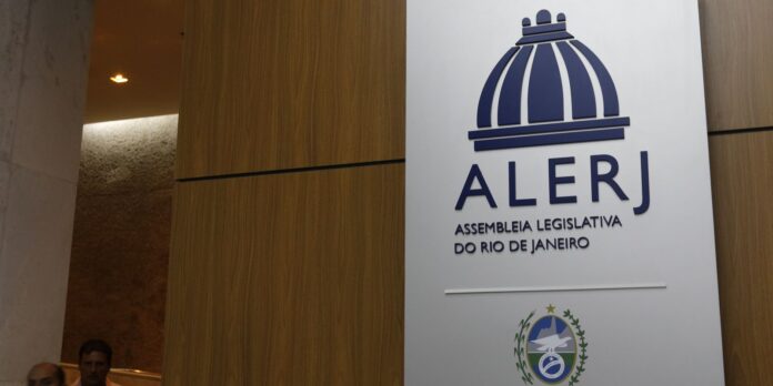 deputados-do-rj-aprovam-tornozeleira-rosa-para-agressores-de-mulheres