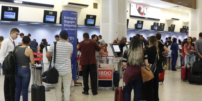 setor-de-servicos-cai-0,4%-em-maio-por-recuo-na-area-de-transportes setor-de-servicos-cai-0,4%-em-maio-por-recuo-na-area-de-transportes