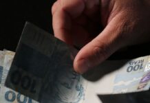 Trabalhadores nascidos em setembro e outubro recebem abono salarial trabalhadores-nascidos-em-setembro-e-outubro-recebem-abono-salarial