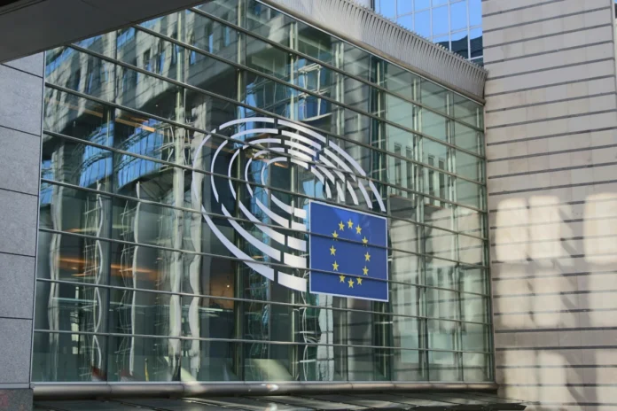 comissao-europeia-enfraquece-regras-para-mercado-de-carbono-e-beneficia-grandes-poluidores comissao-europeia-enfraquece-regras-para-mercado-de-carbono-e-beneficia-grandes-poluidores
