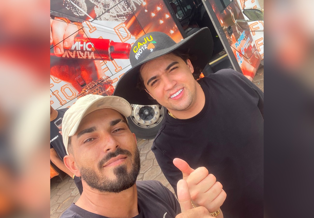 cantor-natanzinho para-em-posto,-pega-moto-emprestada-e-da-volta-com-trabalhador-na-garupa;-video cantor-natanzinho para-em-posto,-pega-moto-emprestada-e-da-volta-com-trabalhador-na-garupa;-video