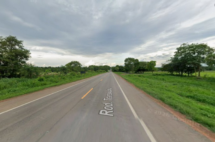 motociclista-morre-apos-bater-em-carro-e-caminhao-na-br-153-no-tocantins