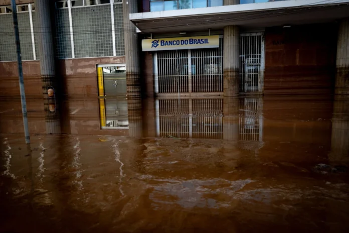 mais-de-mil-pessoas-seguem-fora-de-casa-uma-semana-apos-temporais-no-rs