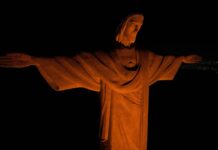 Cristo Redentor iluminado na cor laranja alerta contra o feminicídio cristo-redentor-iluminado-na-cor-laranja-alerta-contra-o-feminicidio