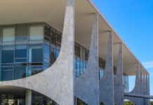 Brasil repudia revogação de visto de embaixadora nos EUA brasil-repudia-revogacao-de-visto-de-embaixadora-nos-eua
