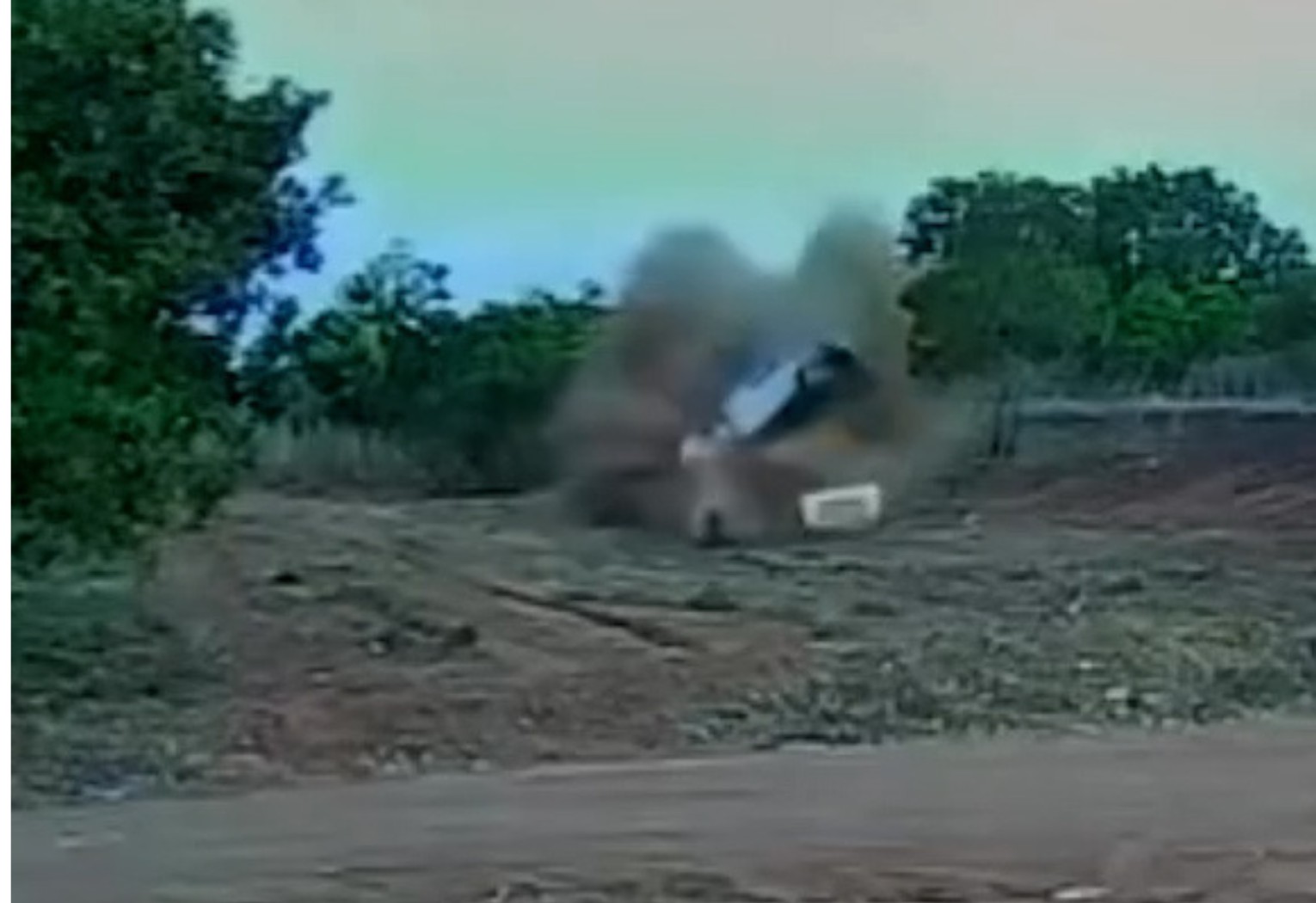 Vídeo mostra capotamento que deixou dois mortos e grávida ferida no Tocantins video-mostra-capotamento-que-deixou-dois-mortos-e-gravida-ferida-no-tocantins