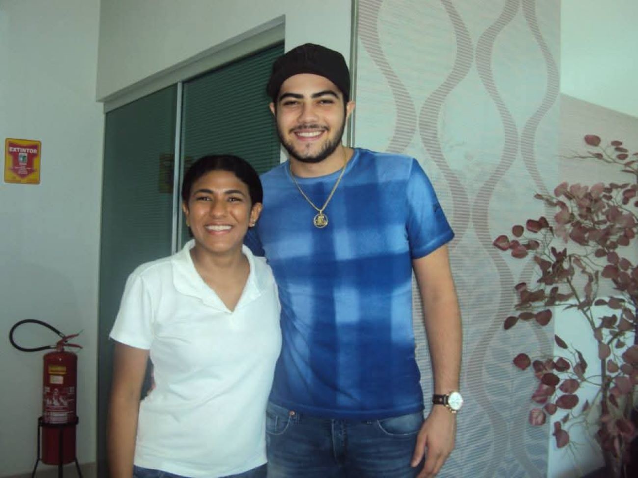 Mulher resgata foto antiga com Henrique, da dupla com Juliano, e faz convite: ‘Bora repetir?’ mulher-resgata-foto-antiga-com-henrique,-da-dupla-com-juliano,-e-faz-convite:-‘bora-repetir?’