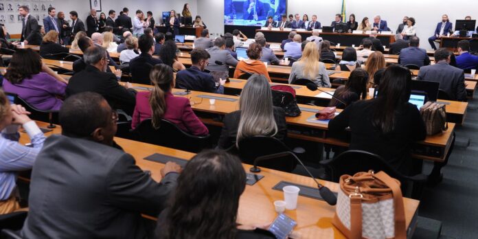 camara-instala-comissao-sobre-pec-da-reducao-da-maioridade-penal camara-instala-comissao-sobre-pec-da-reducao-da-maioridade-penal