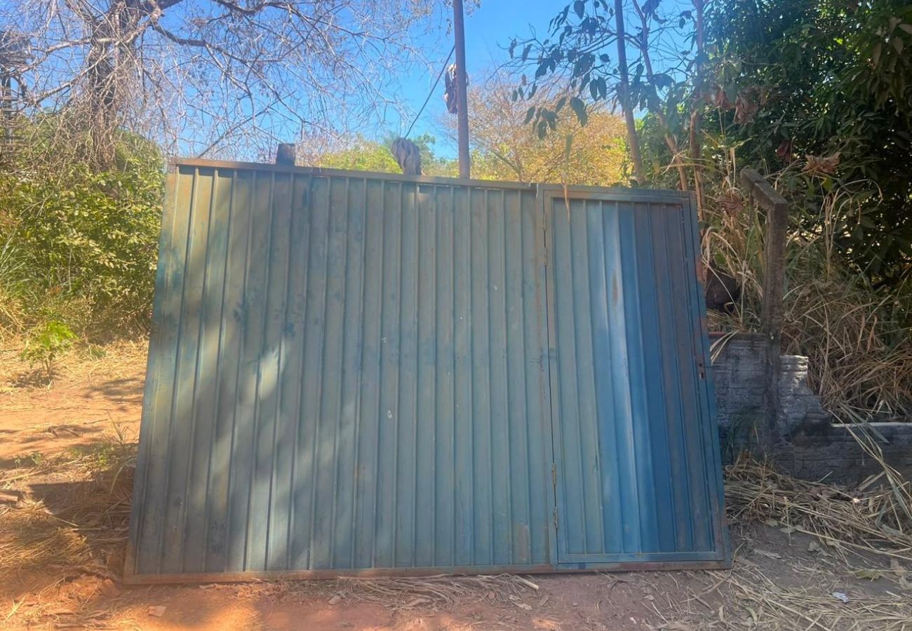 Servidor público sai para trabalhar e tem portão de casa furtado, diz polícia servidor-publico-sai-para-trabalhar-e-tem-portao-de-casa-furtado,-diz-policia