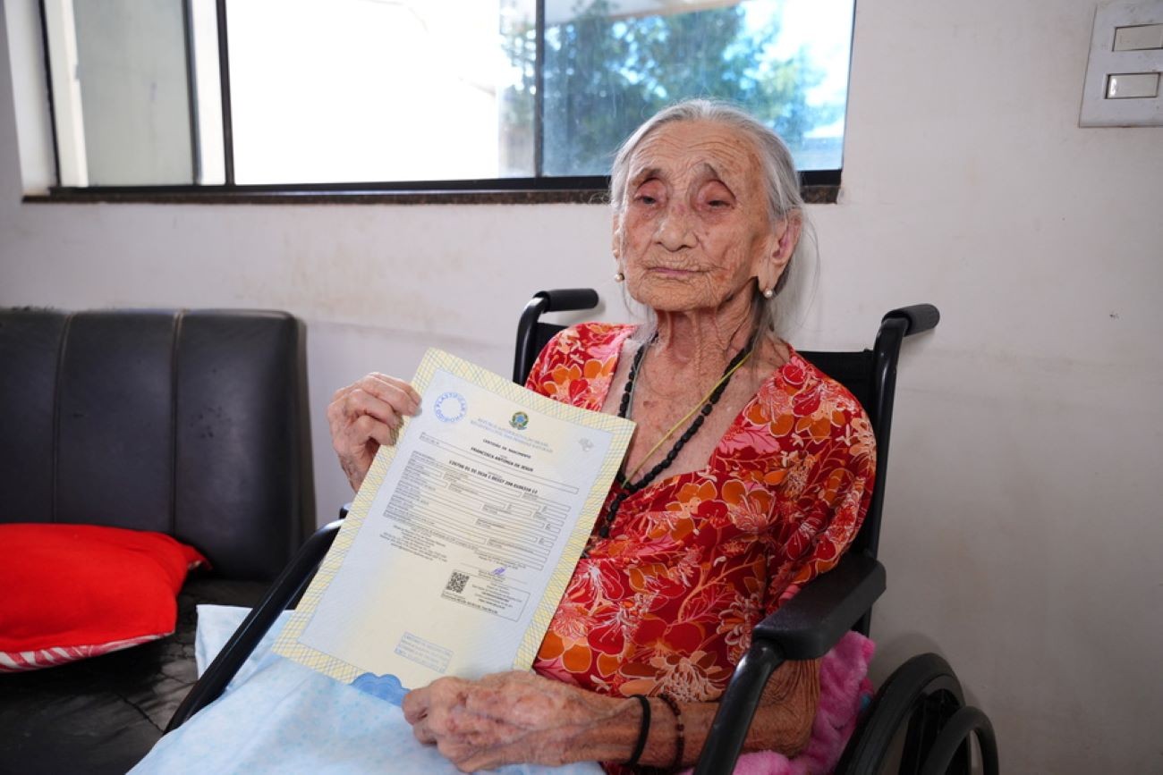 Aos 109 anos, idosa conquista registro de nascimento após viver mais de um século sem documento aos-109-anos,-idosa-conquista-registro-de-nascimento-apos-viver-mais-de-um-seculo-sem-documento
