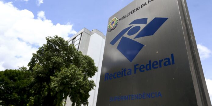 arrecadacao-federal-cresce-8,97%-em-julho-e-chega-a-r$-289,3-bilhoes arrecadacao-federal-cresce-8,97%-em-julho-e-chega-a-r$-289,3-bilhoes