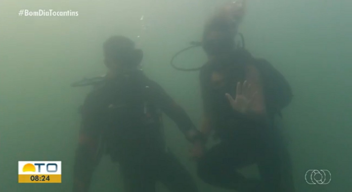 reporter-mergulha-com-bombeiros-e-acompanha-treinamento-em-veiculos-submersos-em-lago-no-to reporter-mergulha-com-bombeiros-e-acompanha-treinamento-em-veiculos-submersos-em-lago-no-to