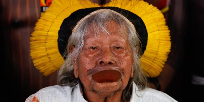 cacique-raoni,-de-94-anos,-recebe-cuidados-paliativos-em-mato-grosso cacique-raoni,-de-94-anos,-recebe-cuidados-paliativos-em-mato-grosso