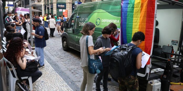 transexuais-e-travestis-fazem-ato-no-rj-em-defesa-da-democracia transexuais-e-travestis-fazem-ato-no-rj-em-defesa-da-democracia