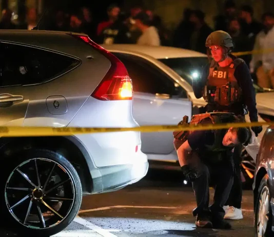 Homem é baleado em Nova York dentro de carro por agentes do ICE homem-e-baleado-em-nova-york-dentro-de-carro-por-agentes-do-ice