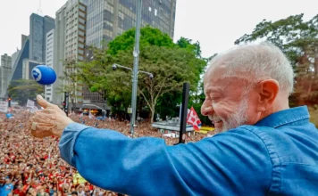 Ato pela reeleição de Lula leva milhares à Avenida Paulista ato-pela-reeleicao-de-lula-leva-milhares-a-avenida-paulista