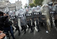 Ajuste de Milei reduz número de novos aposentados em 53% na Argentina ajuste-de-milei-reduz-numero-de-novos-aposentados-em-53%-na-argentina