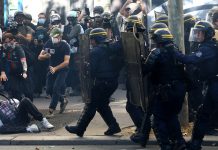 Adolescentes franceses fazem mais um dia de protestos sobre escolas adolescentes-franceses-fazem-mais-um-dia-de-protestos-sobre-escolas