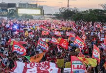 Milhares de estudantes tomam a Esplanada em apoio a Lula milhares-de-estudantes-tomam-a-esplanada-em-apoio-a-lula