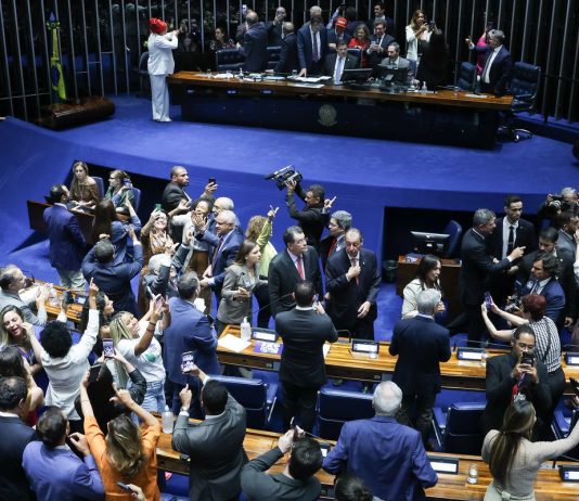 Imprensa estrangeira vê vitória de Lula em aprovação do fim da 6×1 imprensa-estrangeira-ve-vitoria-de-lula-em-aprovacao-do-fim-da-6×1