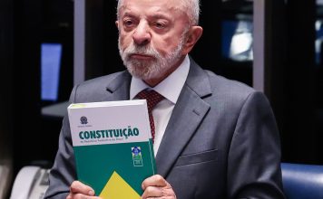 Lula faz campanha em MG e celebra fim da jornada 6×1 lula-faz-campanha-em-mg-e-celebra-fim-da-jornada-6×1