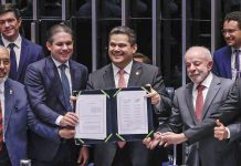 Alcolumbre homenageia Paim no fim da 6×1; entenda motivo alcolumbre-homenageia-paim-no-fim-da-6×1;-entenda-motivo
