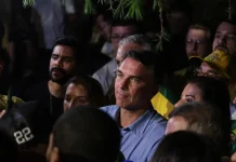 Flávio Bolsonaro impõe condições para liberar sigilos flavio-bolsonaro-impoe-condicoes-para-liberar-sigilos