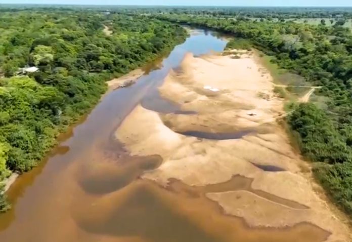 imagens-aereas-mostram-seca-em-rio-da-maior-ilha-fluvial-do-mundo,-no-to;-assista