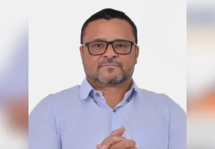 policial-civil-morre-durante-batida-frontal-entre-carro-e-caminhonete-em-rodovia-no-to policial-civil-morre-durante-batida-frontal-entre-carro-e-caminhonete-em-rodovia-no-to