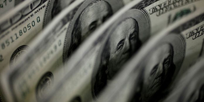 dolar-sobe-8,21%,-e-bolsa-cai-13,88%-apos-reeleicao-de-lula