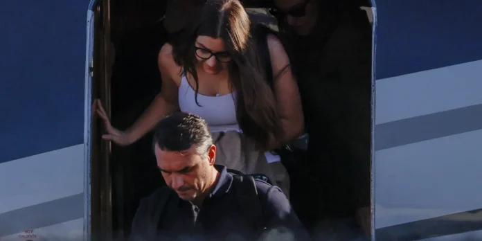 flavio-bolsonaro-chega-aos-estados-unidos-depois-de-fugir-do-brasil flavio-bolsonaro-chega-aos-estados-unidos-depois-de-fugir-do-brasil