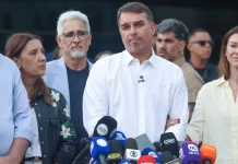 STF nega ter ordenado buscas em endereços de Flávio Bolsonaro stf-nega-ter-ordenado-buscas-em-enderecos-de-flavio-bolsonaro