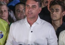 Em carta golpista, Flávio agradece Milei e Trump por apoio para fuga em-carta-golpista,-flavio-agradece-milei-e-trump-por-apoio-para-fuga